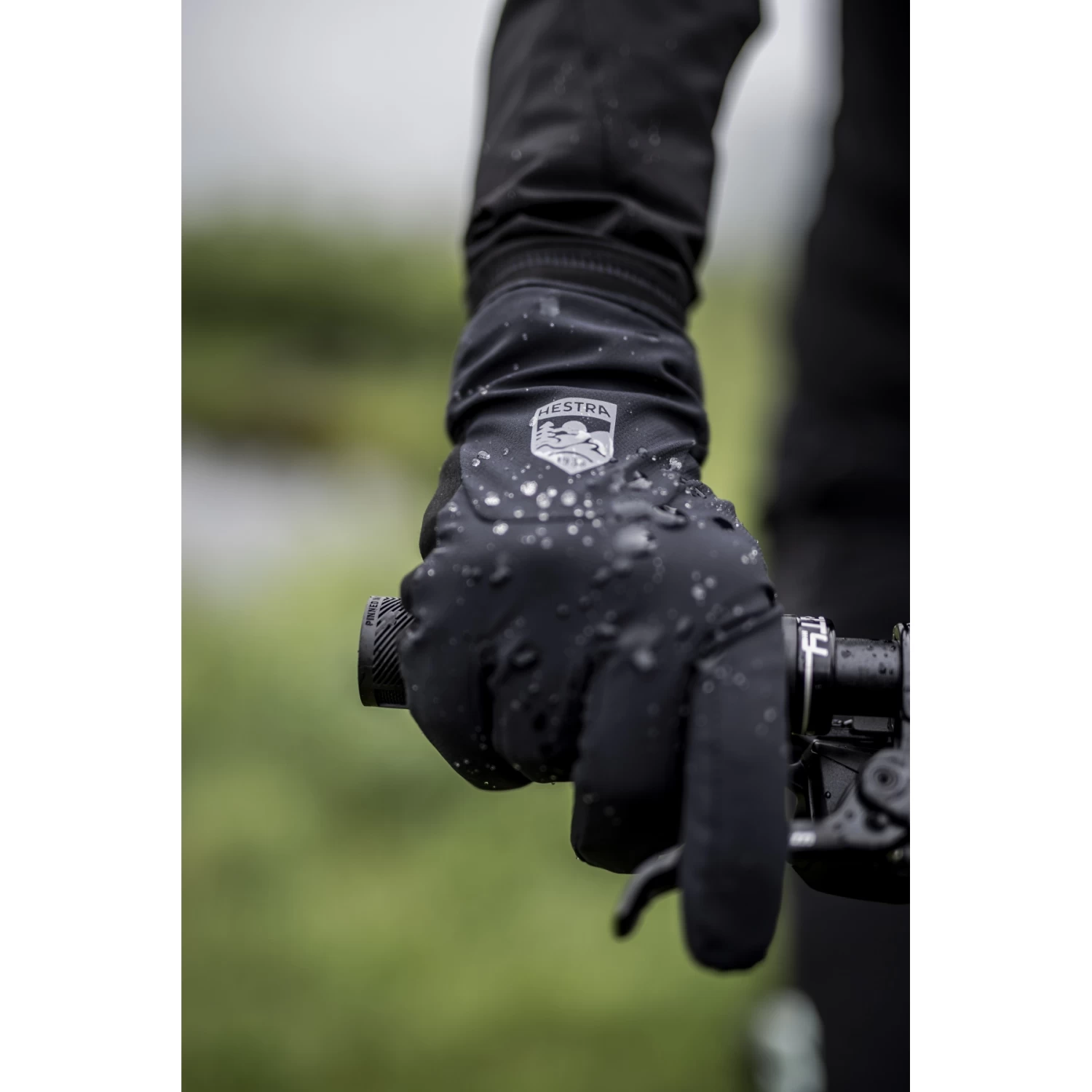 Hestra CZone Bike Mistral - 5 Finger Bike Gloves - Black 17 Hestra CZone Bike Mistral - 5 Finger Bike Gloves - Black - Image 15