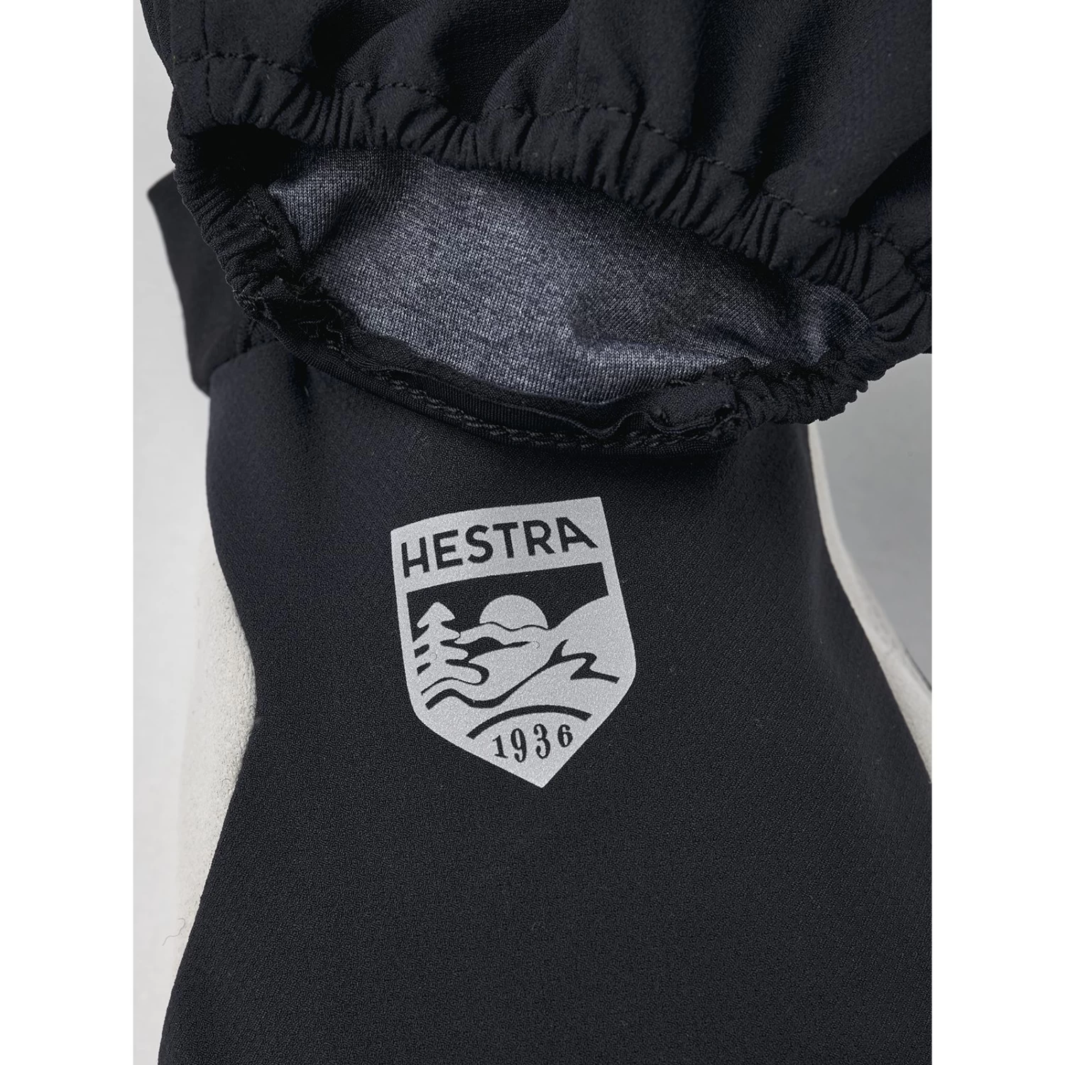 Hestra Tactility Pull Over - 5 Finger Gloves - Black/light Grey 10 Hestra Tactility Pull Over - 5 Finger Gloves - Black/light Grey - Image 8