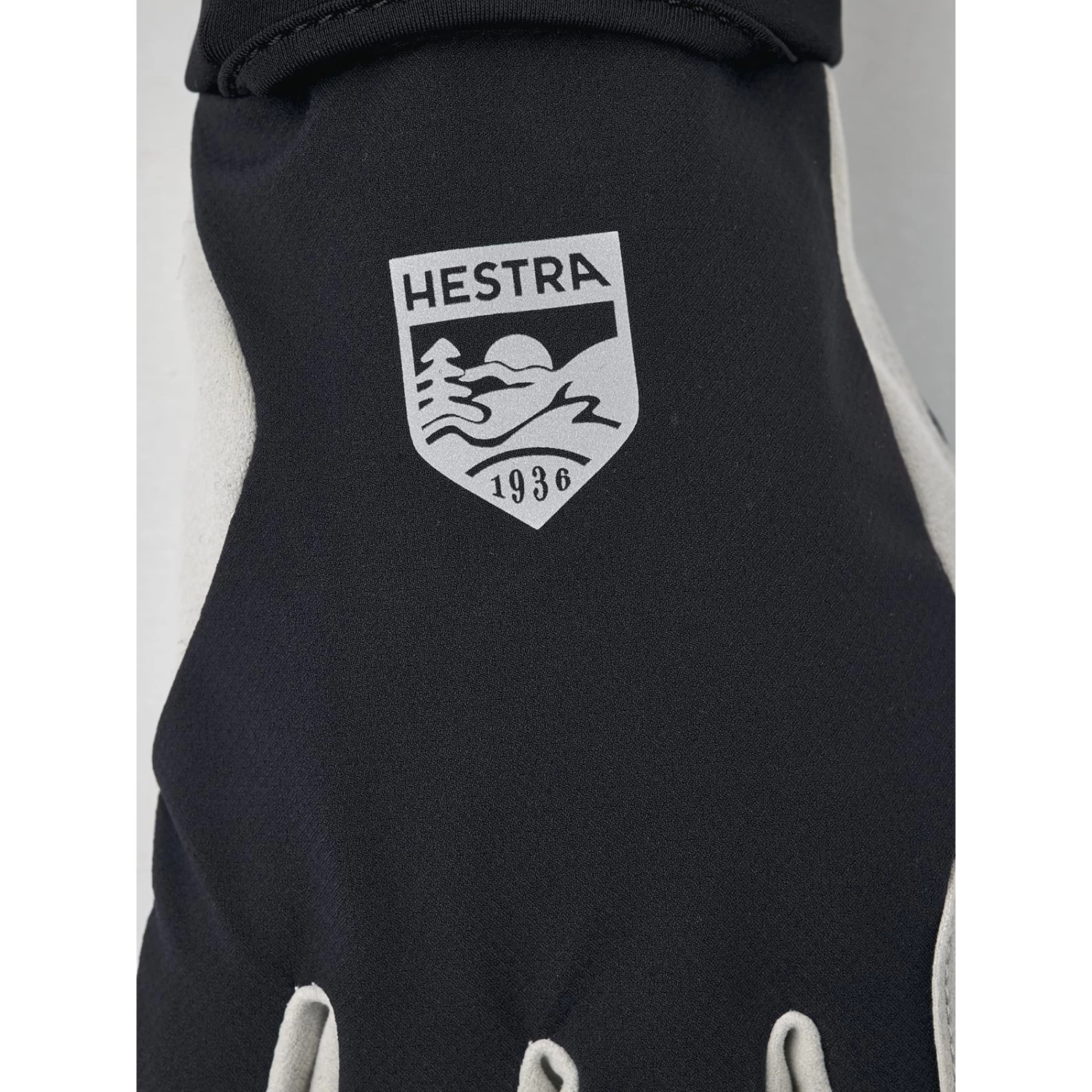 Hestra Tactility Pull Over - 5 Finger Gloves - Black/light Grey 8 Hestra Tactility Pull Over - 5 Finger Gloves - Black/light Grey - Image 6